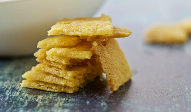 Low Carb Cheese Crackers - Keto Cheez-It Coypcat Recipe